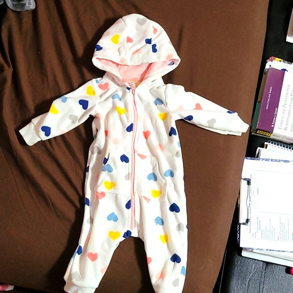 Carter's 6m heart Hoodia suit - Picture 1 of 1